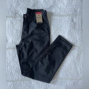 Levi’s Black High-waisted Mom jeans, size 27x30